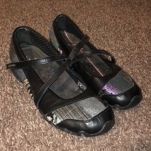 Sketchers slip on flats